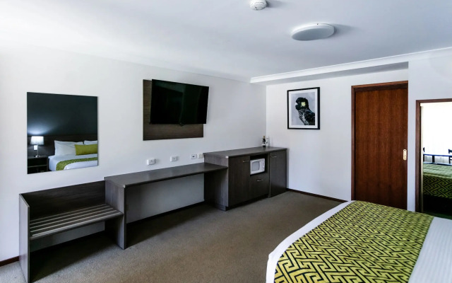 Best Western Plus Ambassador Orange