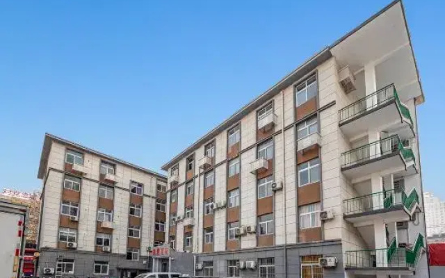 Kaiyuan Business Hotel (Wenmiao subway station, Chengdong Road, Zhengzhou)