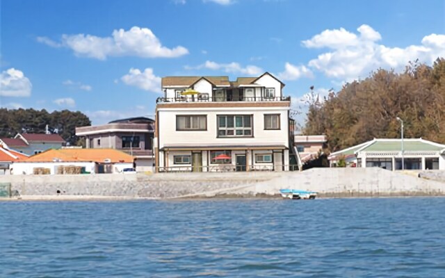 Taean Gat Ford Pension