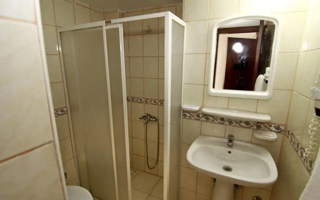 Kleopatra Bebek Hotel