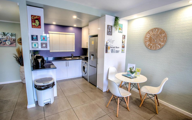 uSHAKA WATERFRONT - LUXURIOUS LAVISH LOOKER