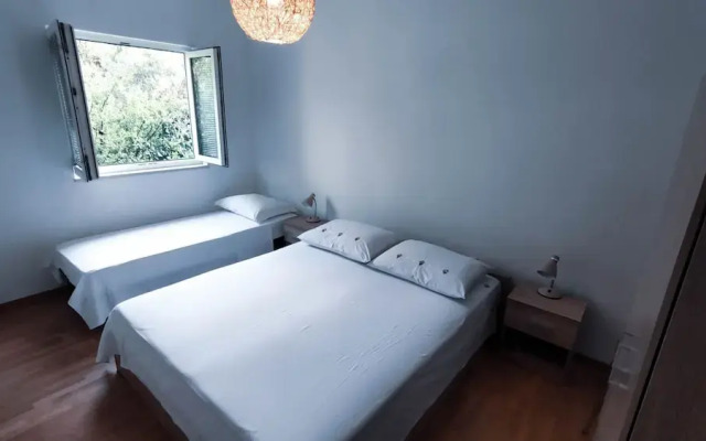 Leana - Great Location and Close to Beach - A1