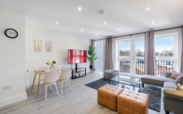 Luxury 1 & 2 bed Apartment free parking