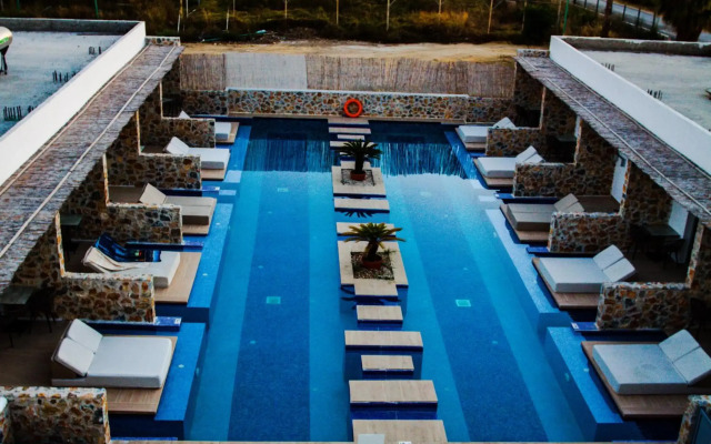 Sunshine Hotel and Apartments