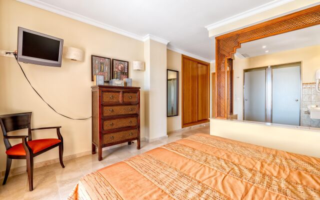 Stunning 2BR Sea View Condo 8 in Malibu