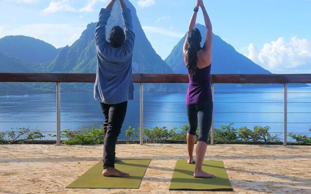 Jade Mountain Resort
