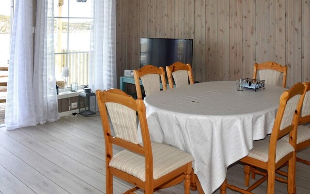 6 Person Holiday Home in Dyrvik