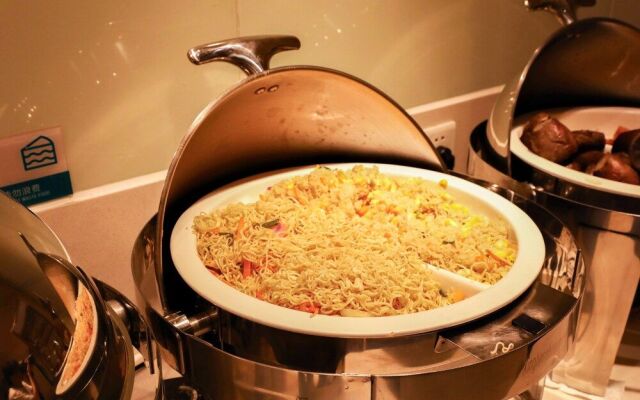 CC INN Guangzhou RenHe Station