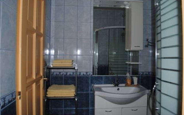 Méz Apartman