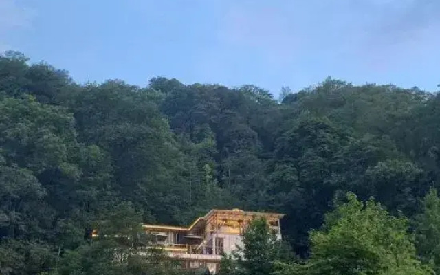 Yunli Shanju Private Tang Homestay