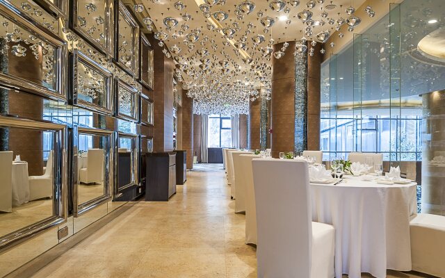 Renaissance Chengdu Hotel