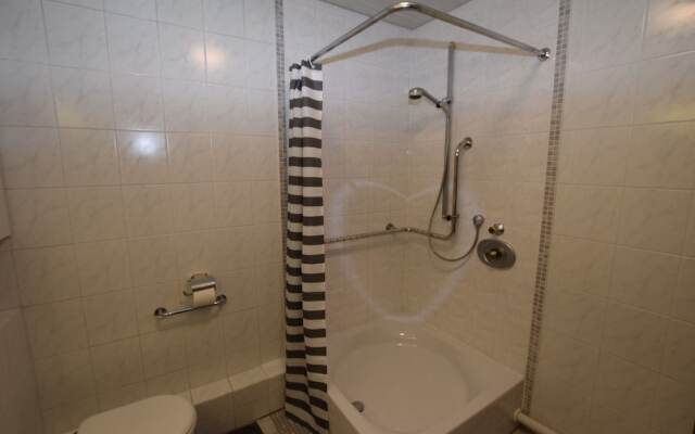AB Apartment 83
