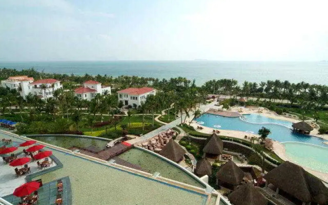 Days Hotel & Suites