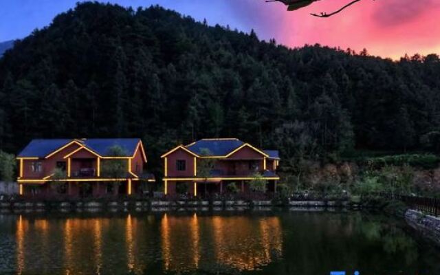 Yueqixi·Small Village Homestay (Tiantangzhai Scenic)
