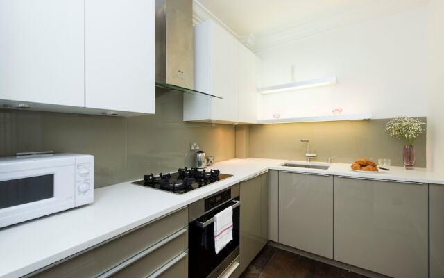 Luxury, Spacious 2BR Apartment in Mayfair