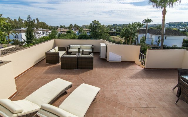 Lbp- 3 Bedroom Apartment with Large Roof Top Terrace