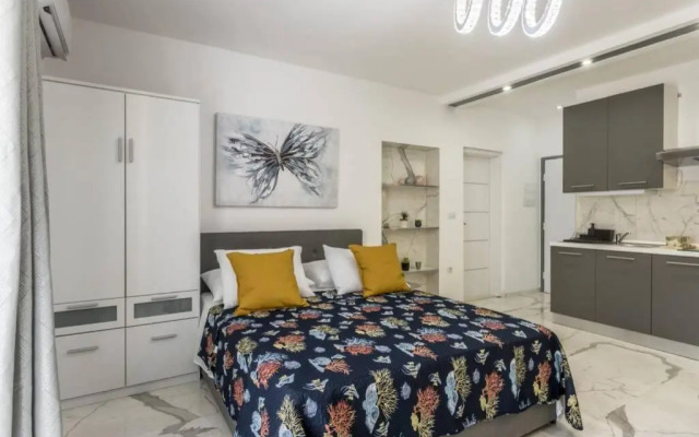 Royal Platinum Studio Apartment