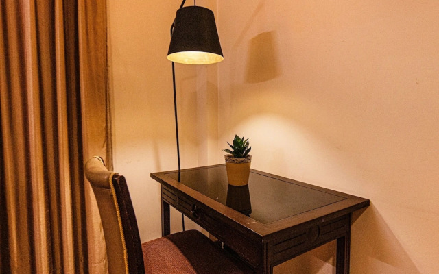 Fabhotel Prime Luxera