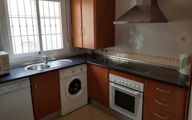Modern 2 Bedroom Holiday Home