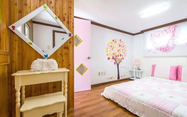 Sunny Junny Pension