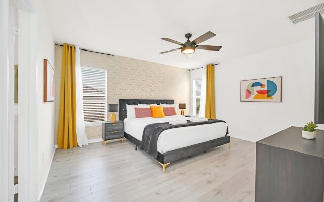 Lake View Getaway: Pool, Game Room, Theming!