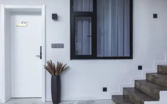 Mubai Light Luxury Hostel
