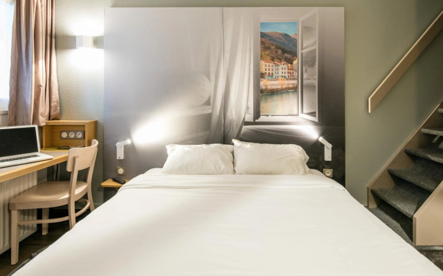 B&B HOTEL Grenoble Université 1