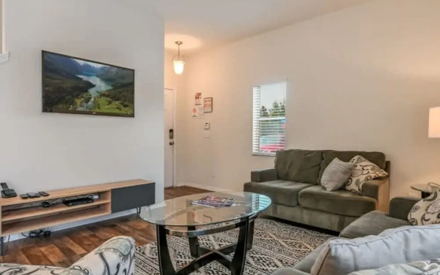 Remodeled Gem - Comfort and Location