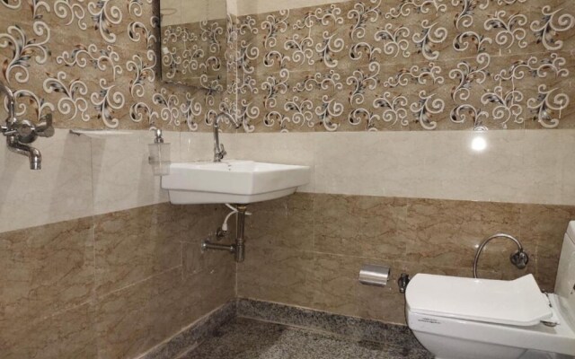 Goroomgo Viren Plaza Agra