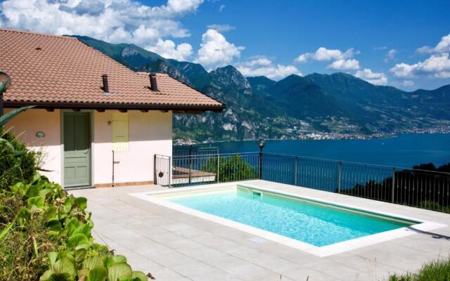 Italian Vacation Homes - Fonteno Panoramic Apartment