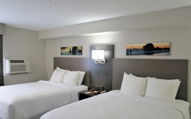 Comfort Inn & Suites Pacific - Auburn