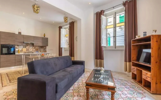Spacious 4-Bedrooms Townhouse in Tas-Sliema