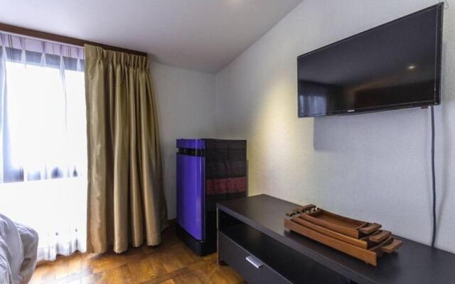 Fabulous Second Floor Apartment Dasiri Downtown Residence