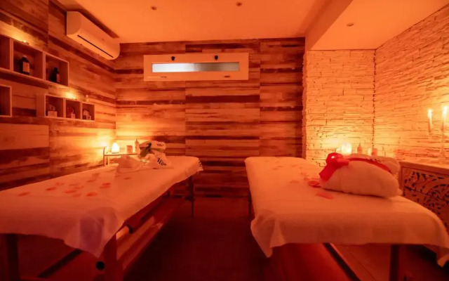 White Apartments & Spa