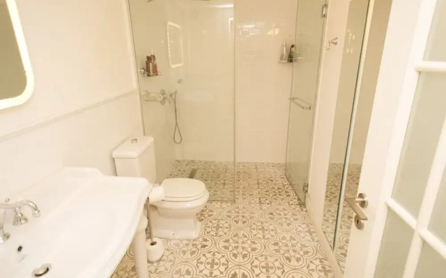 Sasson & Co Luxury 1BR House Neve Tzedek