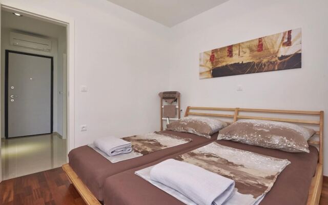 Stunning Home in Liznjan With Wifi and 2 Bedrooms