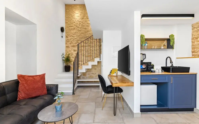 Helios Boutique Suites by La Finca Hotel