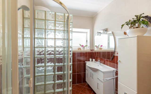 Hedera Estate, Hedera A18