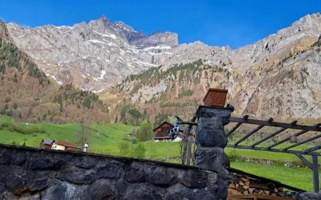 Alpine Chalet With Mountain Views & Tranquillity