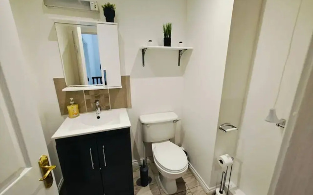4BR Modern Ormeau House