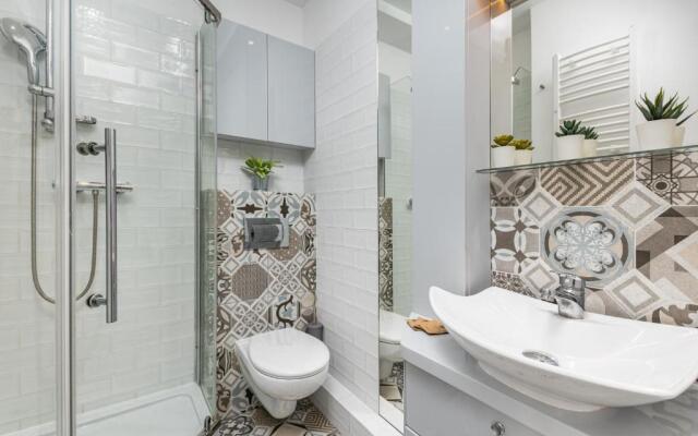 Solidarności 68 by Homeprime