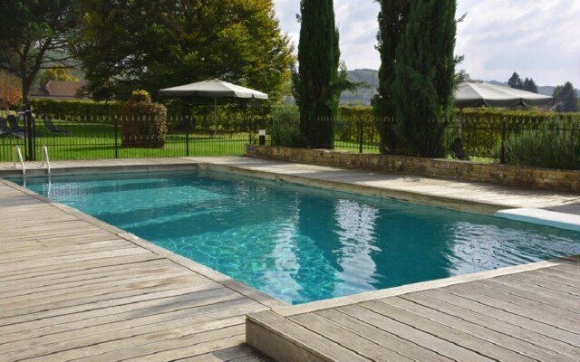 Holiday apartments at the courtyard of French château