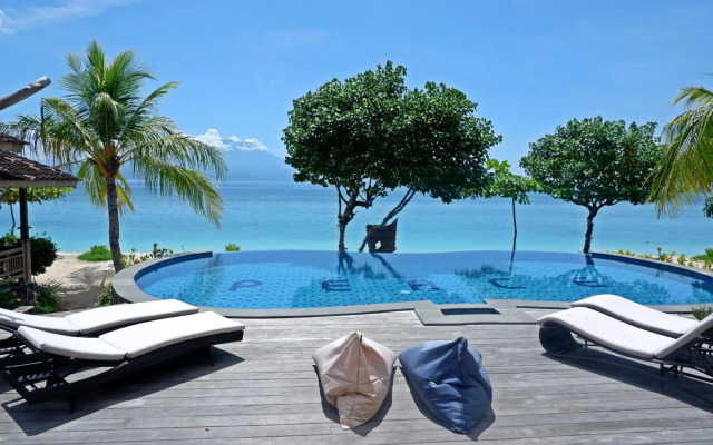 Blue Harbor Beachfront Villas & Resto