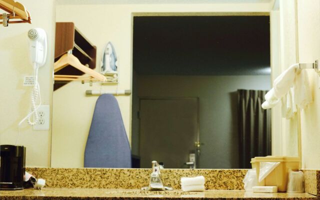 Red Roof Inn Atlanta - Suwanee/ Mall of Georgia