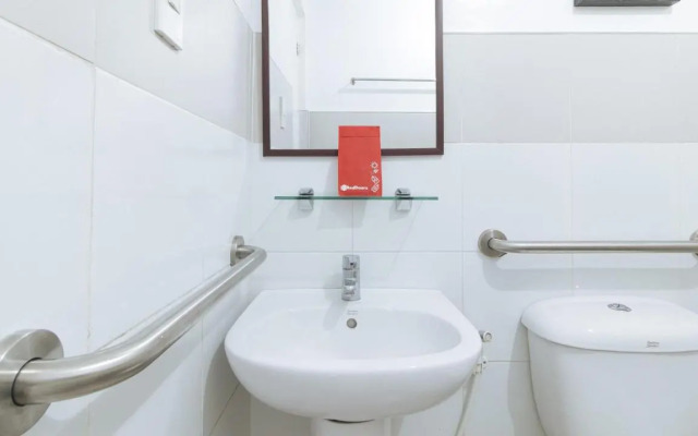 RedDoorz Plus @ Buendia Ave Makati