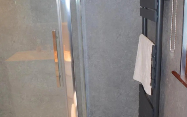 3 Bedroom-Kelpies Serviced Apartments Bruce