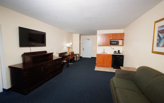 Garnet Inn & Suites, Orlando