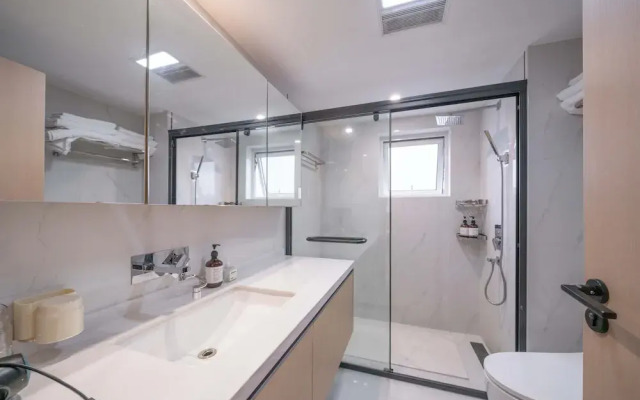 ZHome-Modern 3 bedrooms apartment