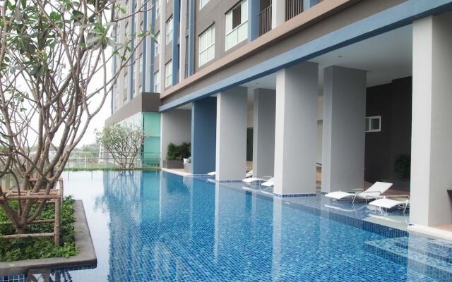Baan Kiang Fah 1607 by Montri C
