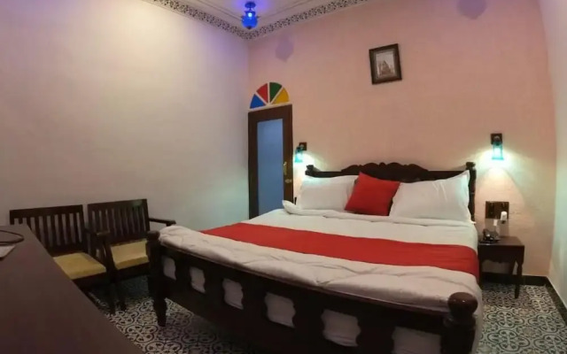 Hotel Ambika Chirwa House